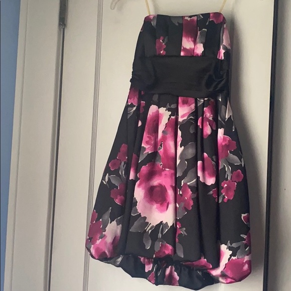 Speechless Dresses & Skirts - LIKE NEW - Juniors floral mini dress
